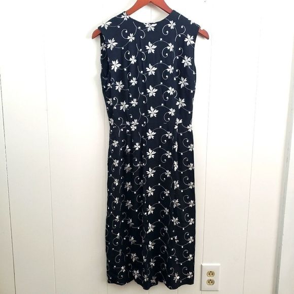 Dresses & Skirts - ‎Womans Sleeveless Dress Floral M